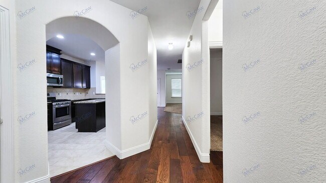 Building Photo - 3808 Hazelhurst Dr