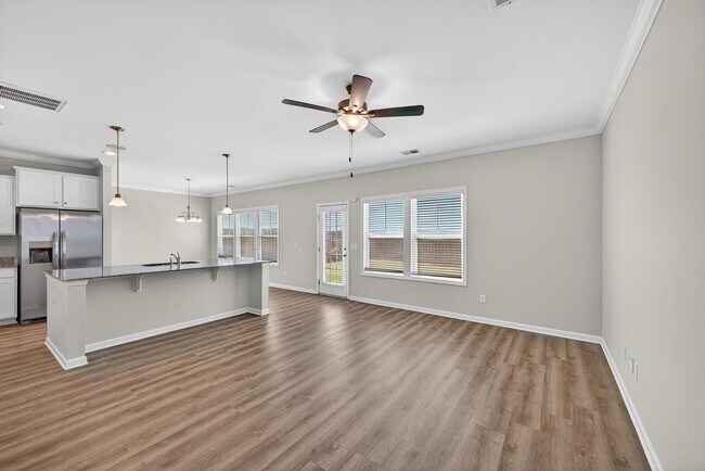 Building Photo - 255 Mansell
