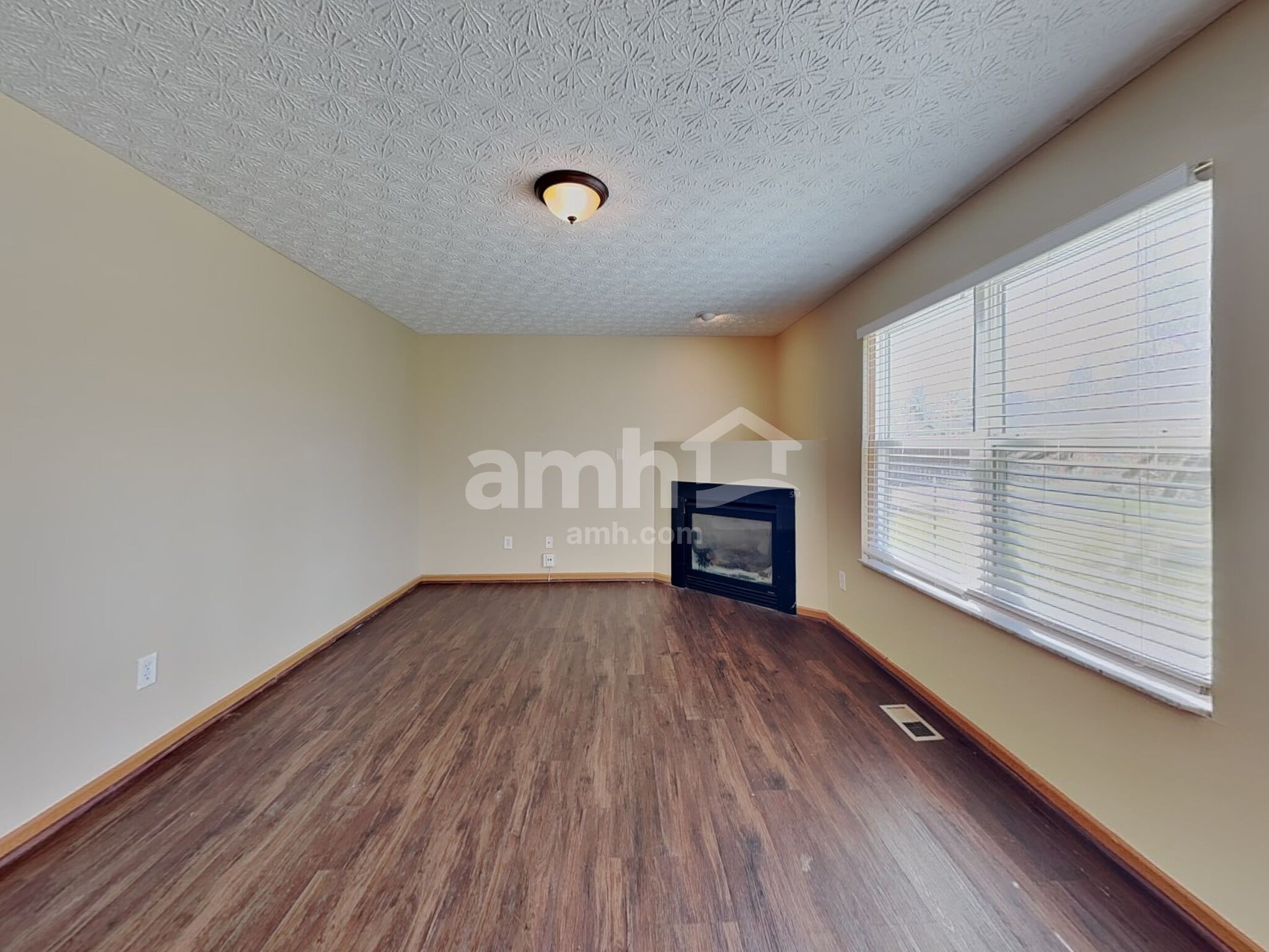 Building Photo - 8245 Crete Ln