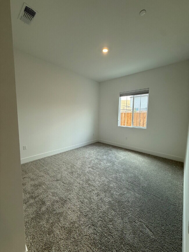 Building Photo - Brand-New 4-Bedroom Single-Story Home with Solar, Stunning Views & Open Floor Plan!