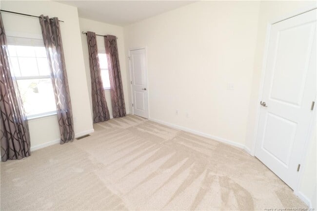 Building Photo - 208 Kylemore Cir