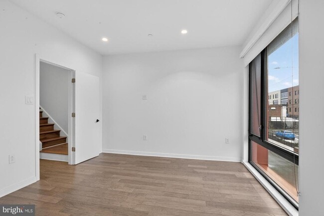 Building Photo - 3336 Salmon St