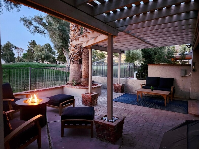 Building Photo - 3177 Bel Air Dr