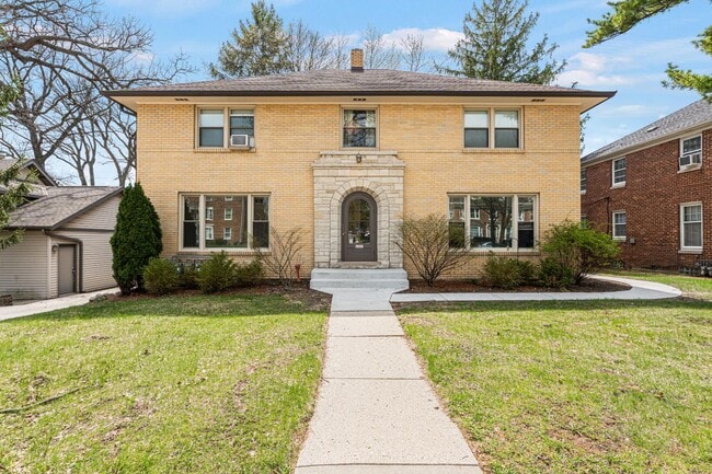 Building Photo - 8201 W North Ave