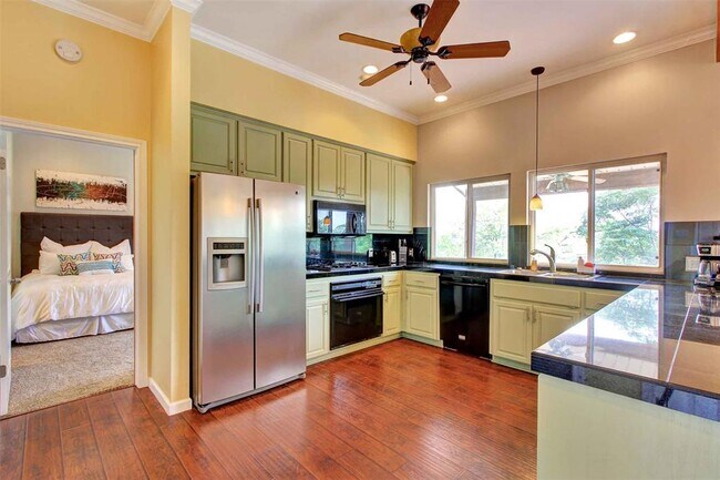 Building Photo - 2208 Trailside Dr