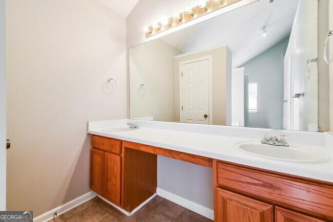 Building Photo - 1068 Litchfield Way SW