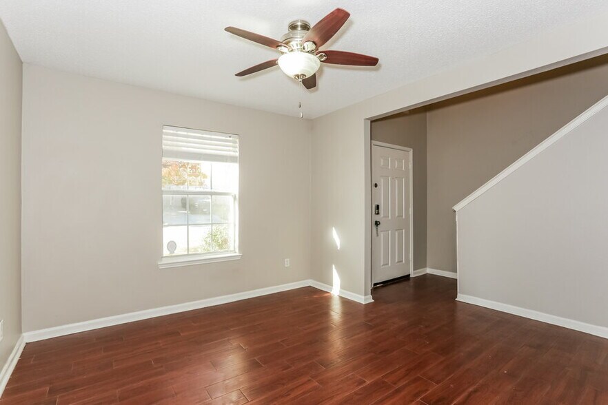 Building Photo - 8104 Gardengate Ct