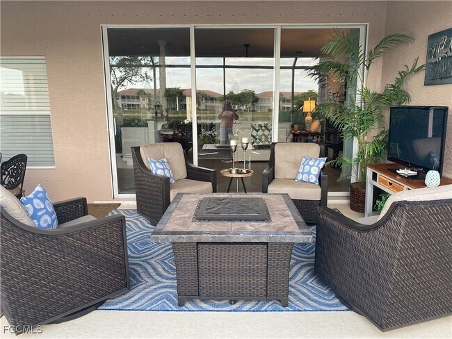 Building Photo - 10063 Majestic Ave