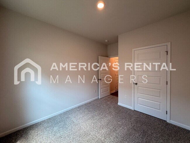 Building Photo - 169 Cattail Ct