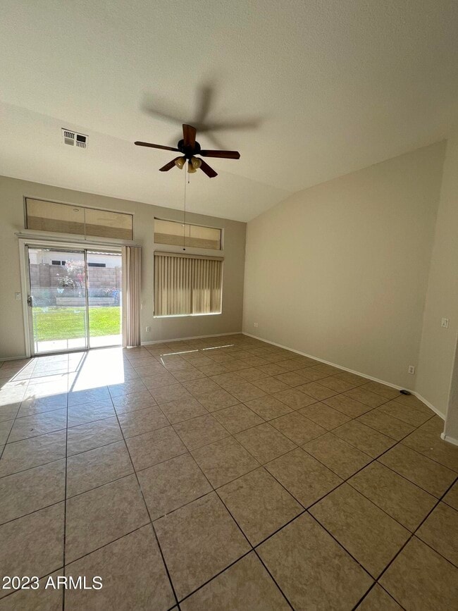 Building Photo - 1561 E Stanford Ave