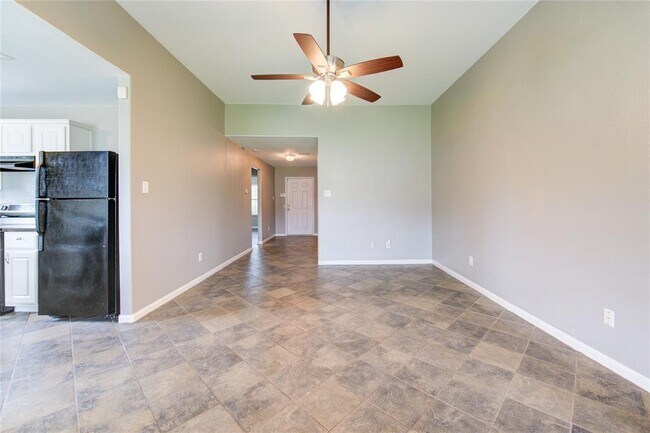 Building Photo - 6815 Dolan Bluff Ln