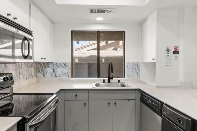 Building Photo - 46642 Arapahoe Cir