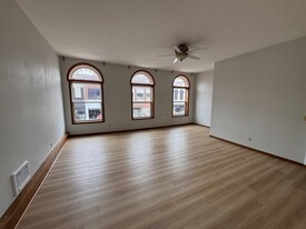 Building Photo - 127 Front St
