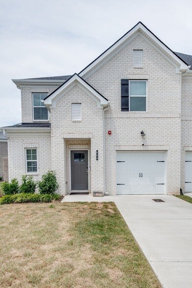 Building Photo - 204 Douglas Bend Rd