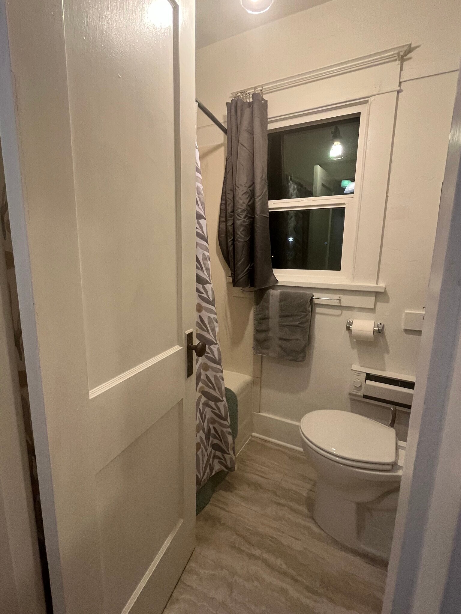 Building Photo - 856 E Carter St