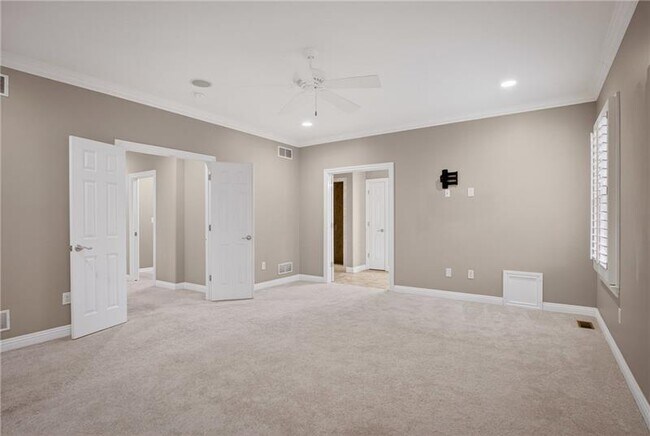 Building Photo - 402 Georgetowne Ct