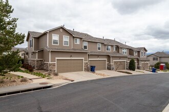 Building Photo - Comfortable Monument Townhome with 2-Car Garage & Easy I-25 Access!!