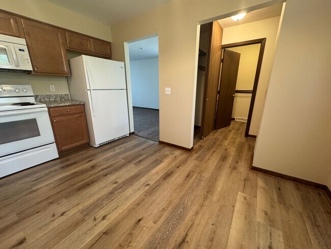 Building Photo - Lem Court Townhomes