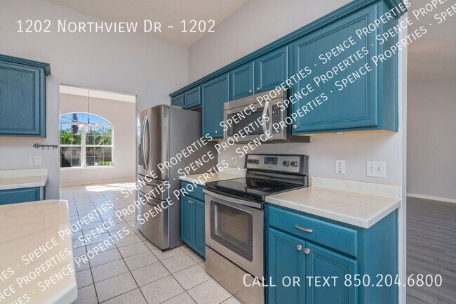 Building Photo - 1202 Northview Dr