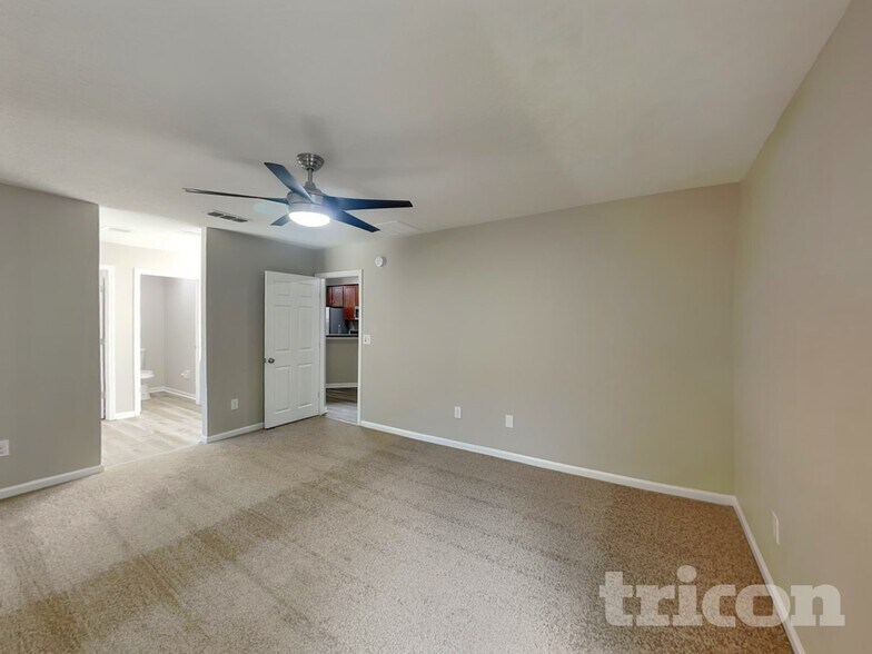 Building Photo - 96401 Commodore Point Dr