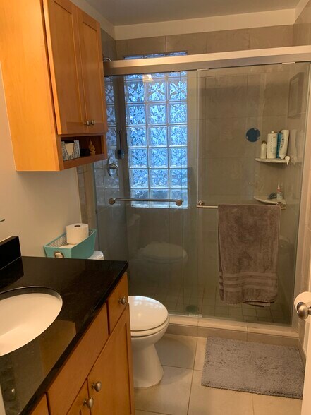 Bathroom - 1701 16th St NW
