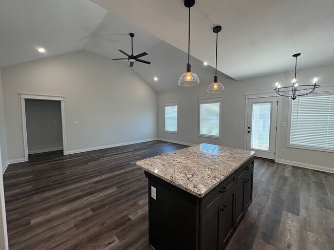 Building Photo - For Rent