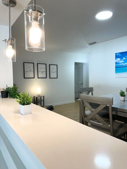 Building Photo - 4611 N Eddy Dr