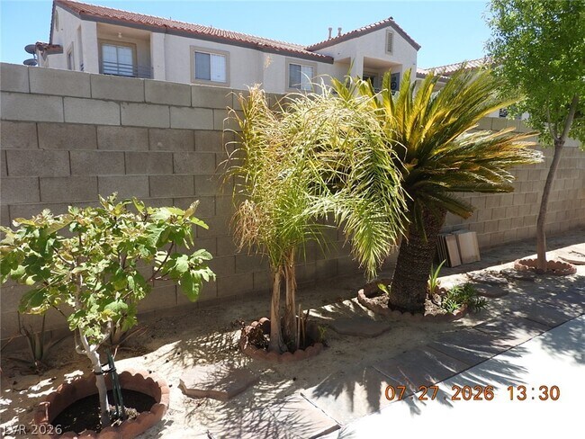 Building Photo - 4533 Chestnut Blaze