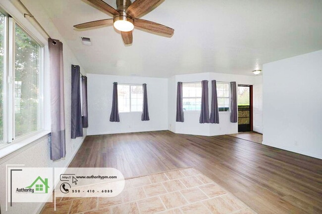 Building Photo - 2875 Reservoir Ln