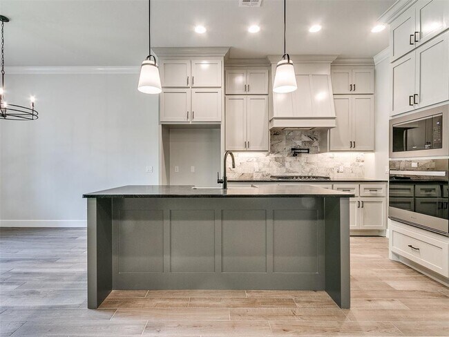 Building Photo - 2917 SW 132nd St