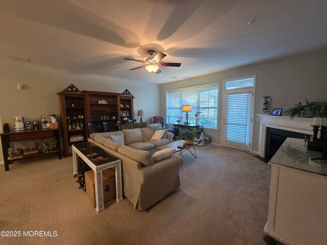 Building Photo - 625 Sloan Ct