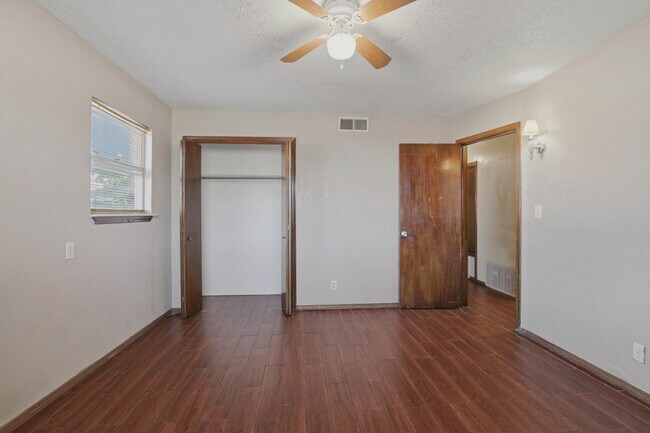 Building Photo - 2404 SW 79th St