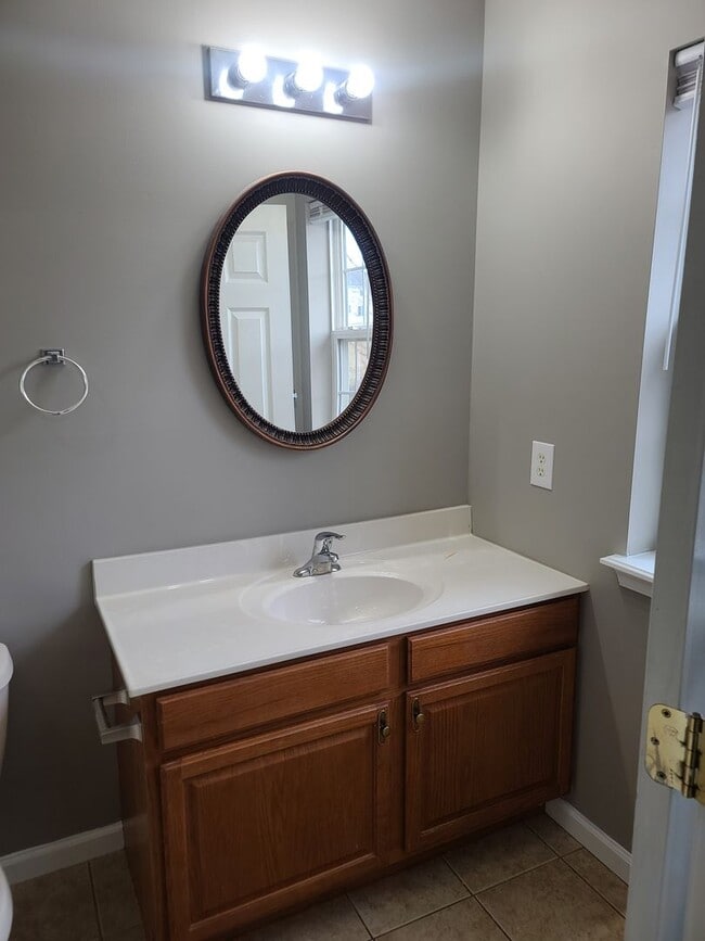 Building Photo - 3 Bedroom 2 1/2 bath Townhome for Rent in Waynesboro