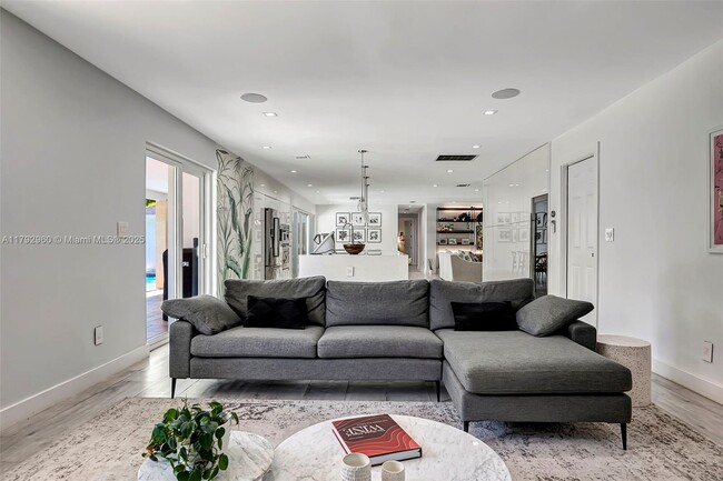 Building Photo - 12895 SW 75th Ave