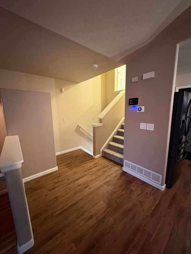 Building Photo - Lovely 3 bedroom/3 car tandem garage home in Lorson Ranch