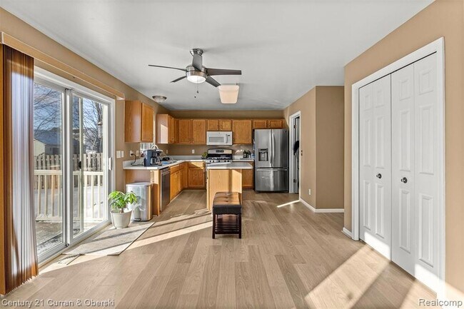 Building Photo - 7164 Richmond Dr