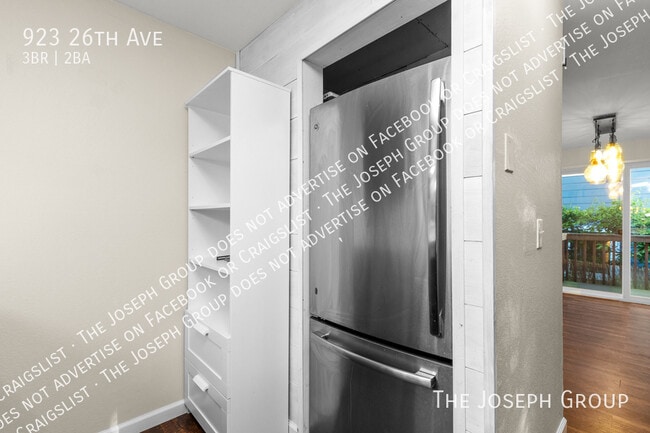 Building Photo - 923 26th Ave