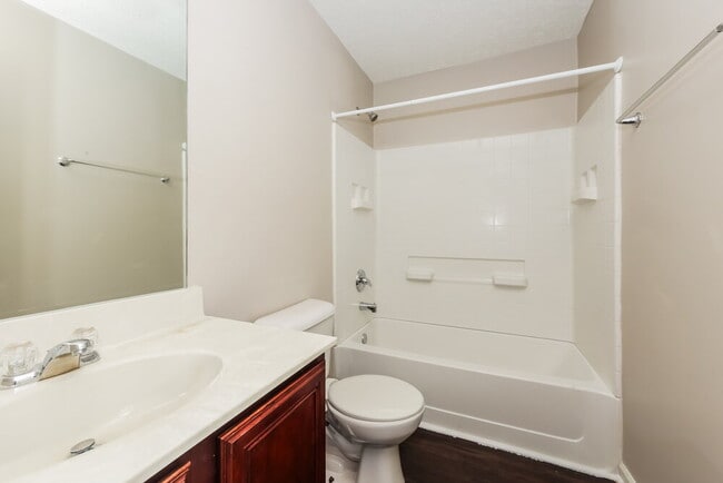 Building Photo - 608 Elderberry Way