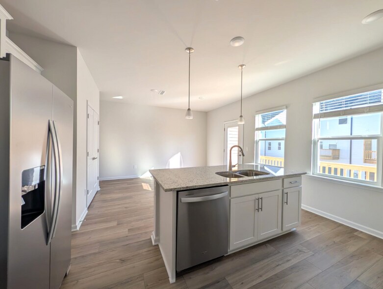 Building Photo - 2837 Farmhouse Dr