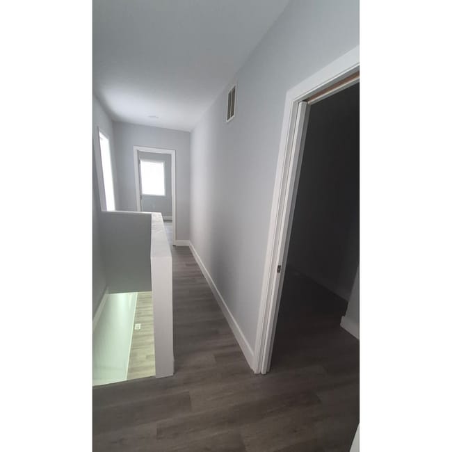 Building Photo - 647 S Pulaski St