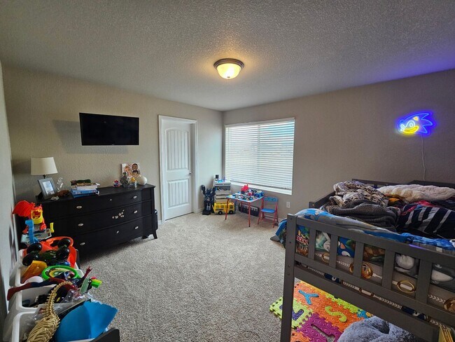 Building Photo - Welcome to this beautiful 3-bedroom, 3-bathroom home located in Lorson Ranch!!