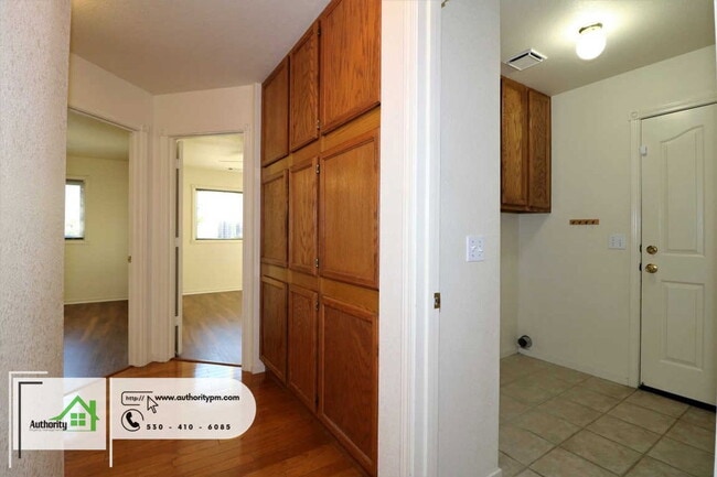 Building Photo - 2169 Sophy Pl