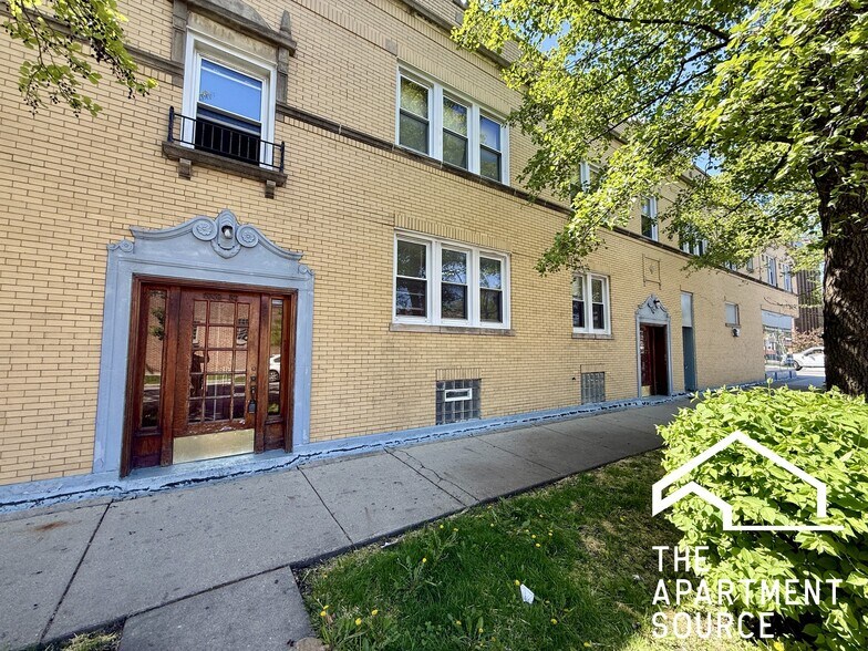 Building Photo - 5559 W Altgeld St