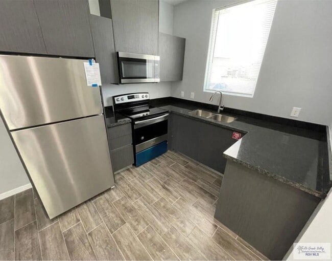 Building Photo - 1303 Quitaca Dr