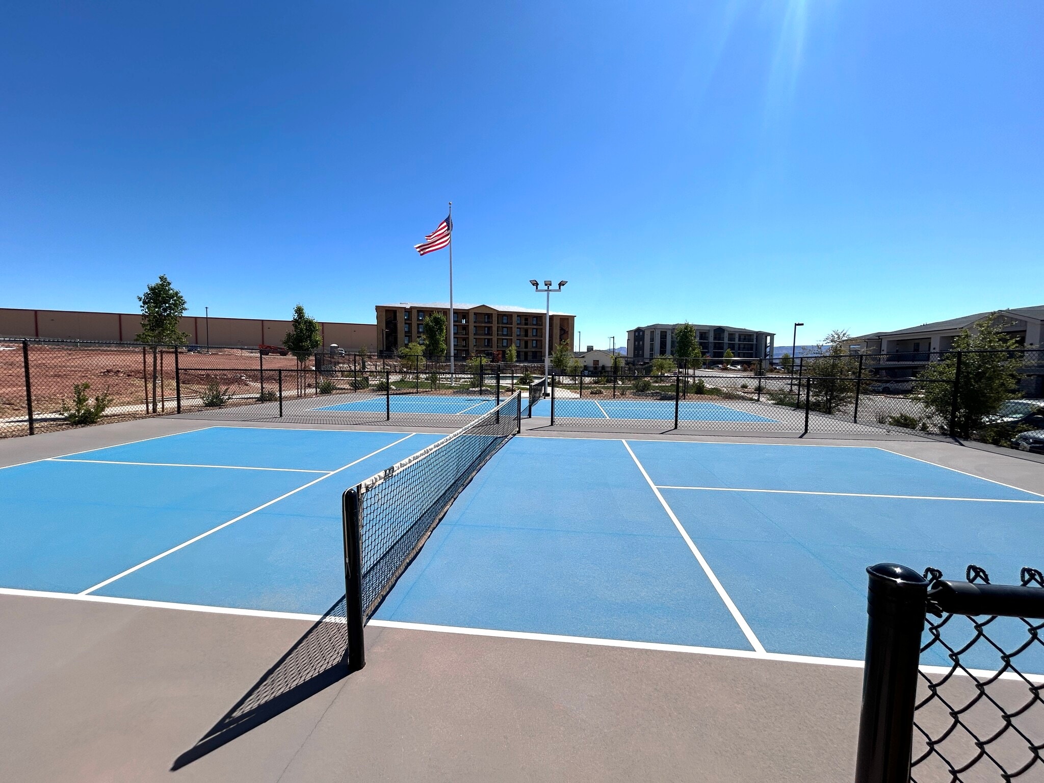 Building Photo - 128 N Lone Rock Dr