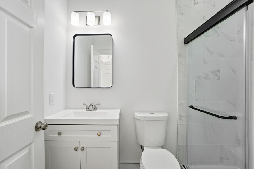 Building Photo - 2210 Eureka Ter