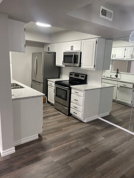 Building Photo - 14419 N Pennsylvania Ave