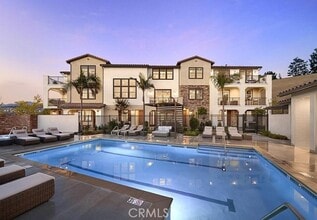 Building Photo - 209 Niebla Ln