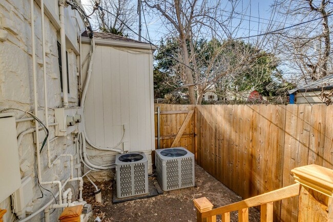 Building Photo - Updated one bed/one bath near Linwood in OKC