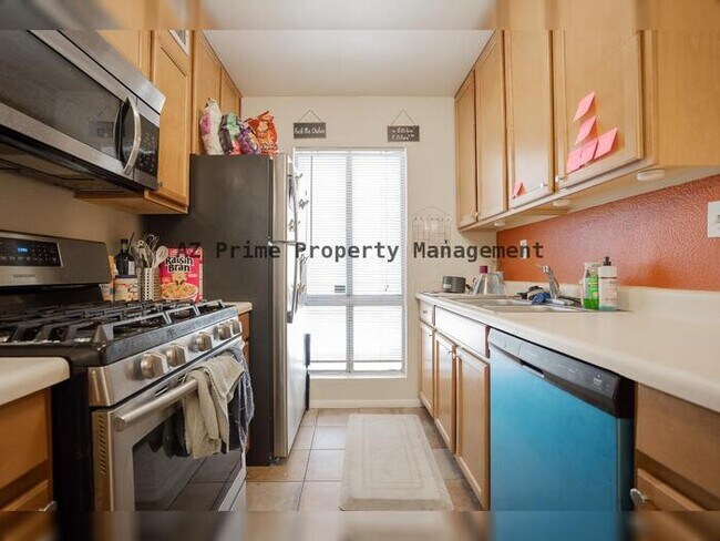 Building Photo - 1701 W Tuckey Ln